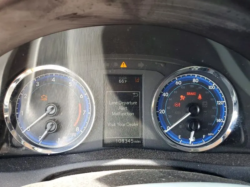 2017 TOYOTA COROLLA SE  
