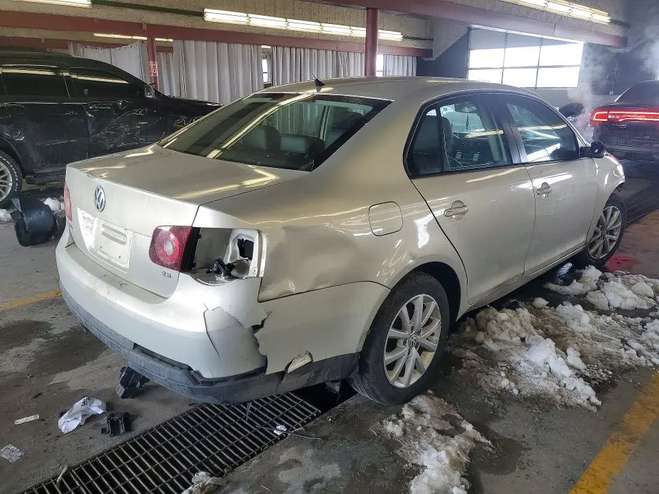 2010 VOLKSWAGEN JETTA SE  