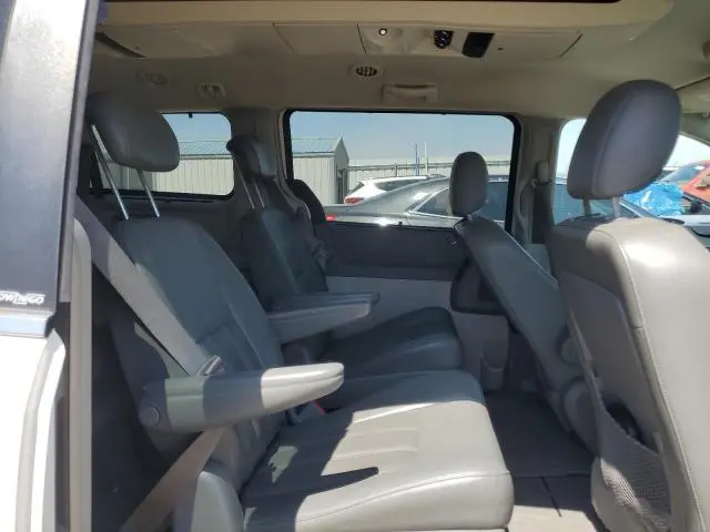 2010 CHRYSLER TOWN & COUNTRY TOURING  