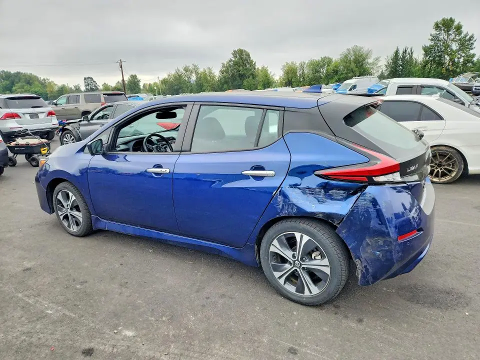 2021 NISSAN LEAF SV  