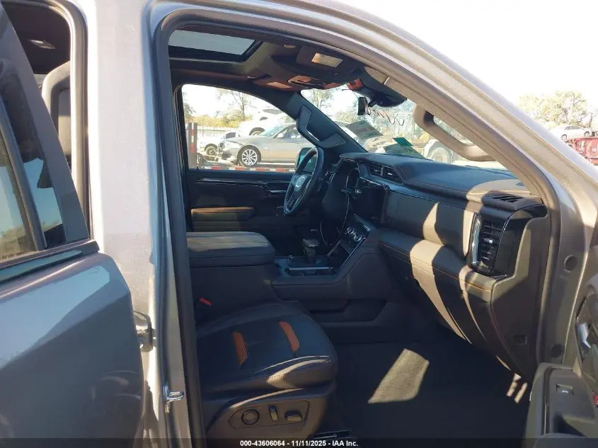 2024 GMC SIERRA 1500 4WD  SHORT BOX AT4