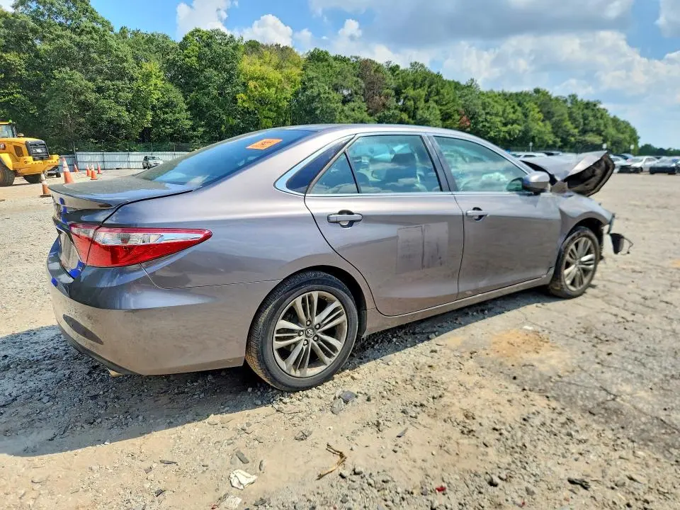 2017 TOYOTA CAMRY SE  