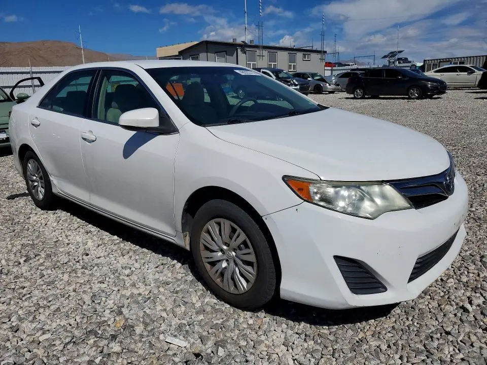 2014 TOYOTA CAMRY LE  
