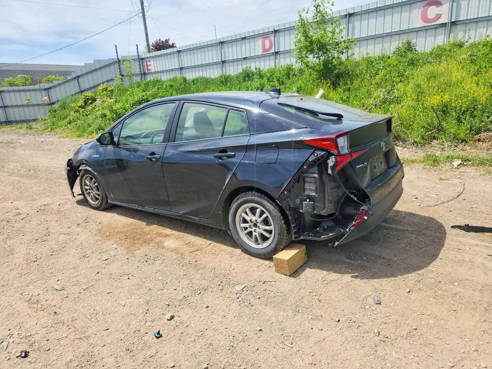 2021 TOYOTA PRIUS LE  
