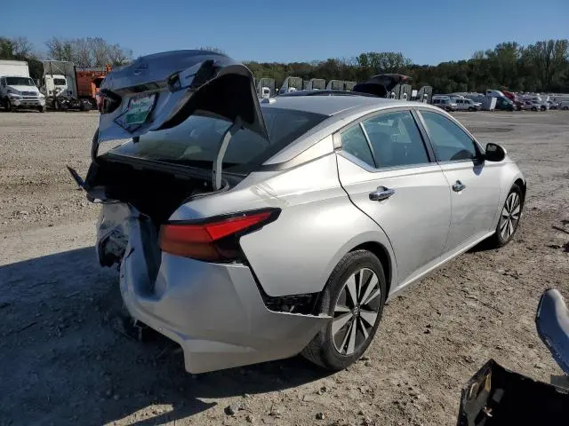 2022 NISSAN ALTIMA SV  