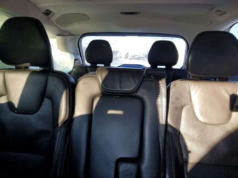 2017 VOLVO XC90 T8  