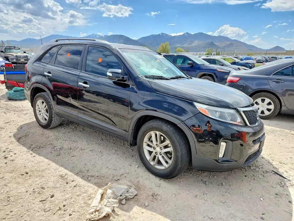2015 KIA SORENTO LX  