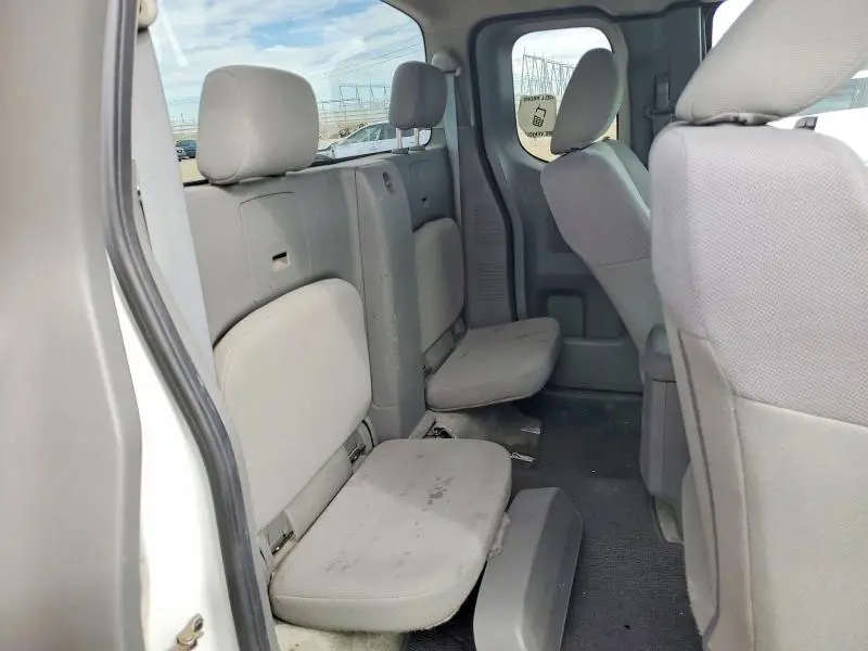 2017 NISSAN FRONTIER S  