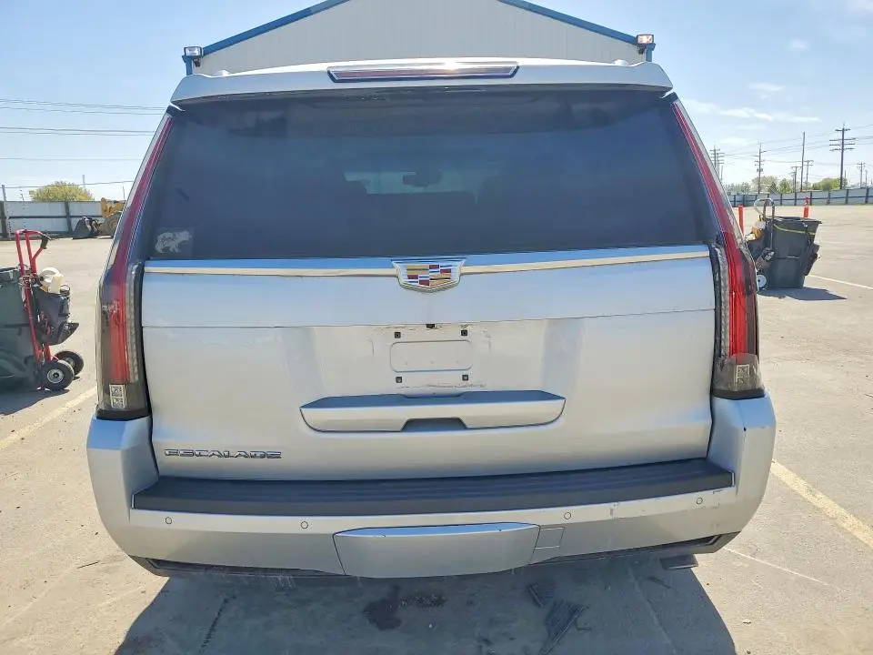 2016 CADILLAC ESCALADE LUXURY  