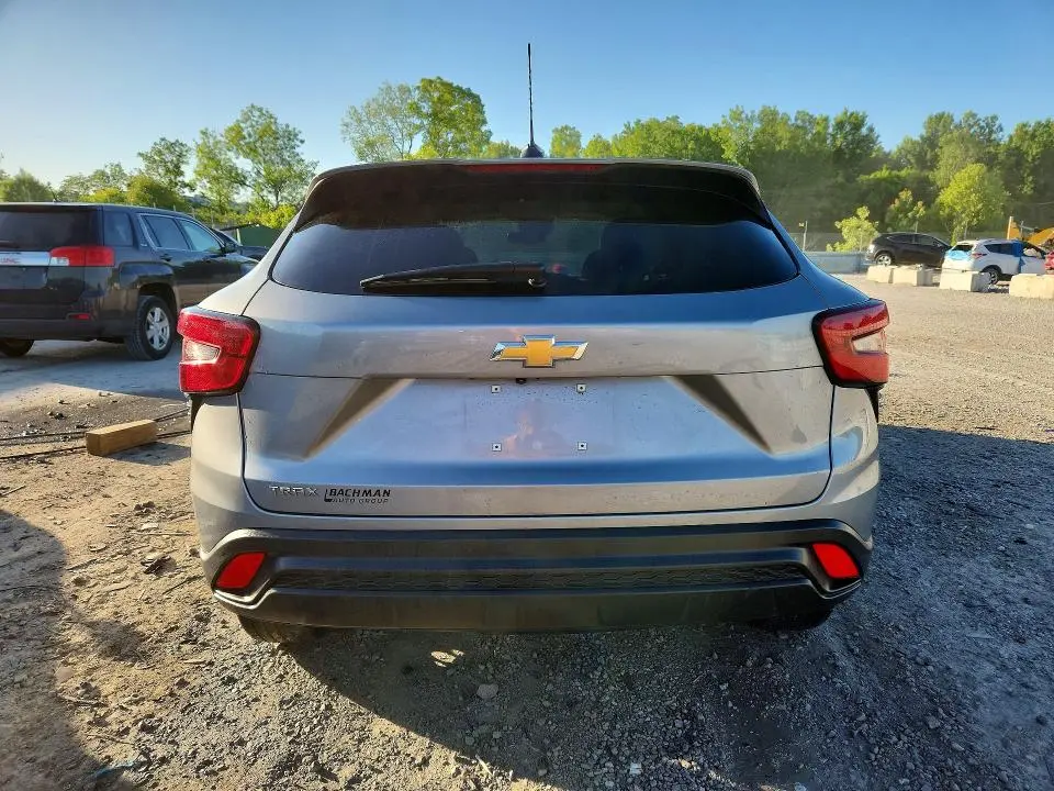 2025 CHEVROLET TRAX LS  