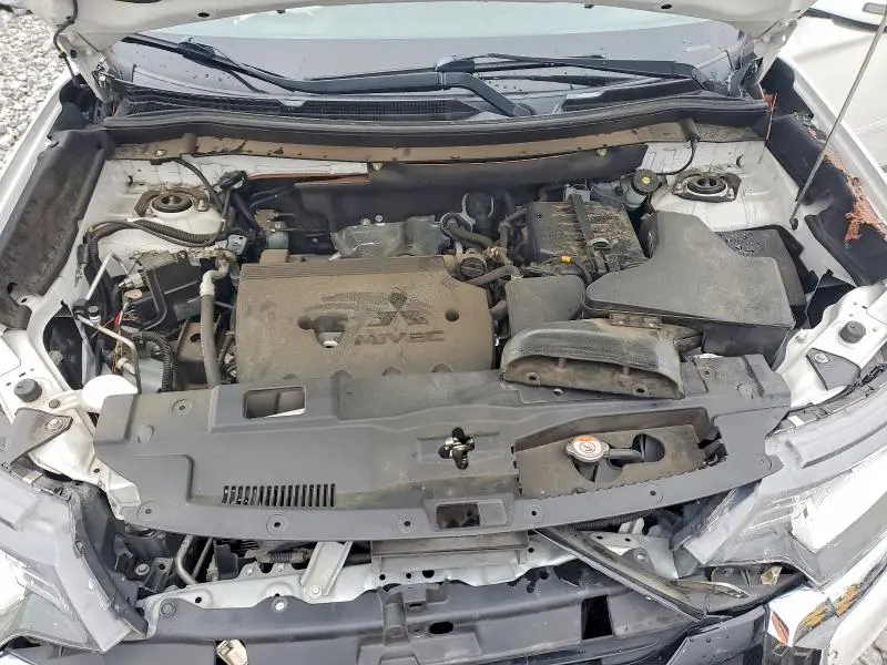 2018 MITSUBISHI OUTLANDER SE  