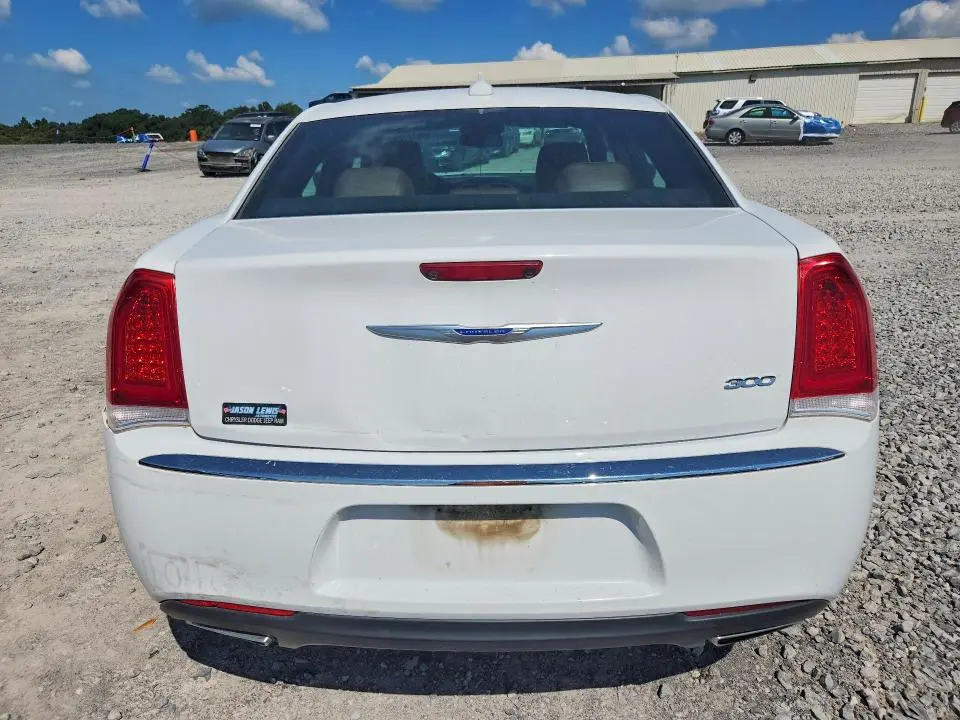 2019 CHRYSLER 300 LIMITED  