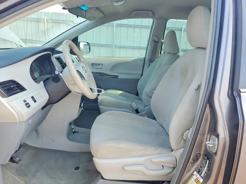 2013 TOYOTA SIENNA L 7-PASSENGER  