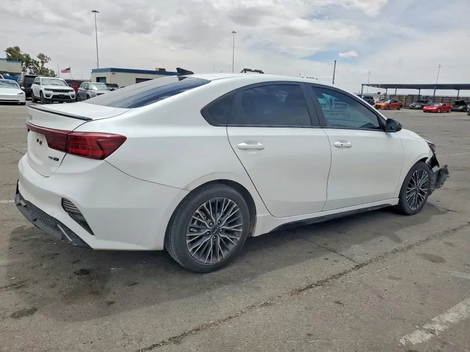 2023 KIA FORTE GT LINE  