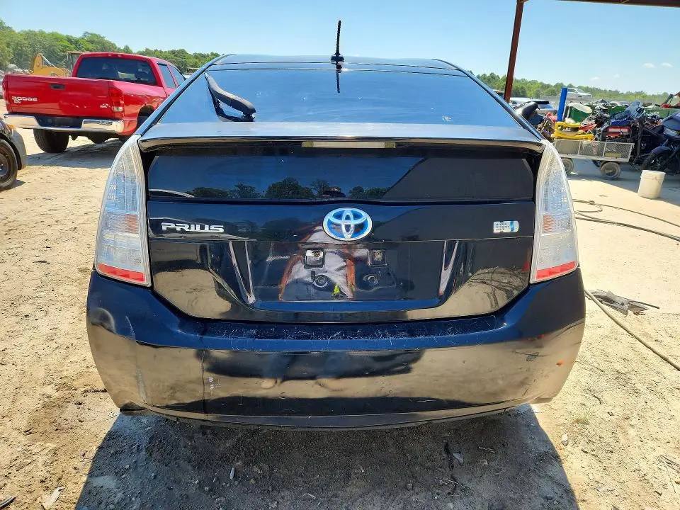 2010 TOYOTA PRIUS III  