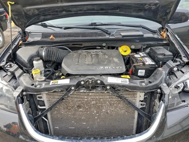 2014 CHRYSLER TOWN & COUNTRY S  