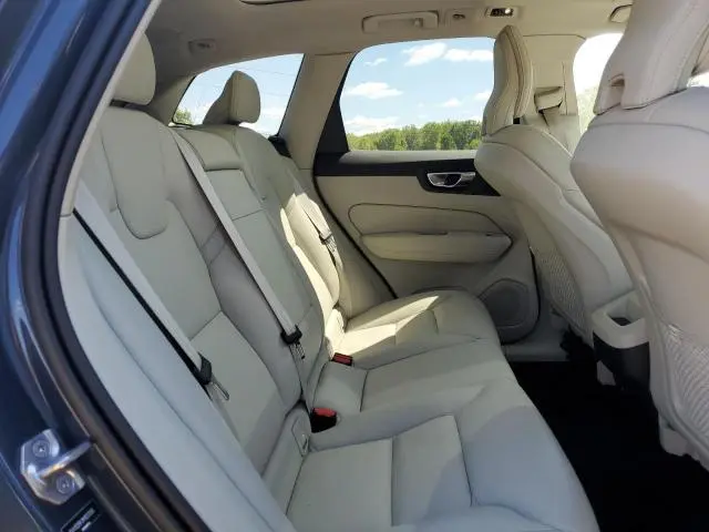 2021 VOLVO XC60 T5 MOMENTUM  