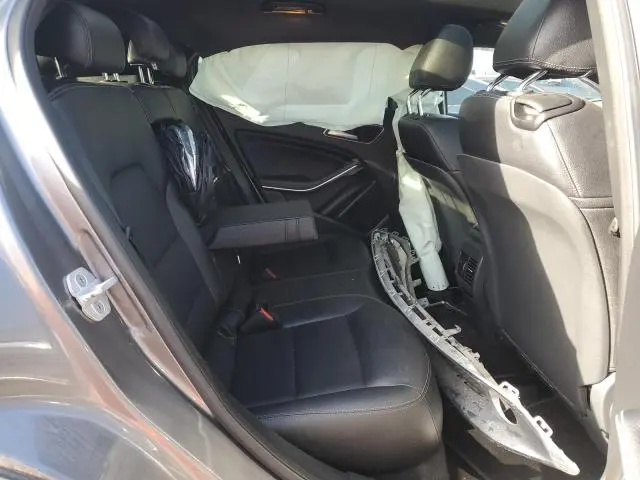 2016 MERCEDES-BENZ GLA 250  