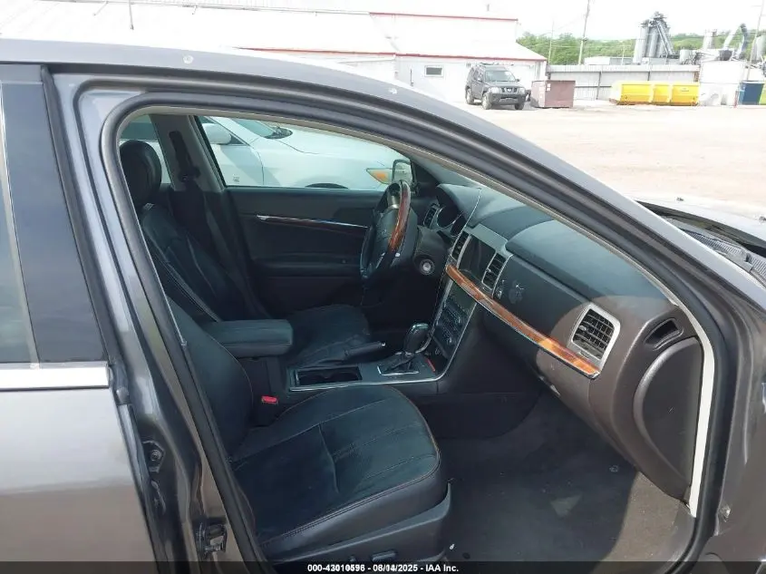 2011 LINCOLN MKZ  