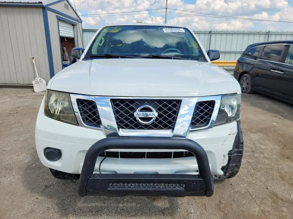 2016 NISSAN FRONTIER SV  