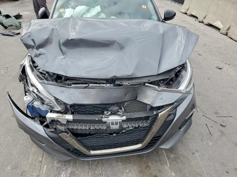 2021 NISSAN ALTIMA SR  