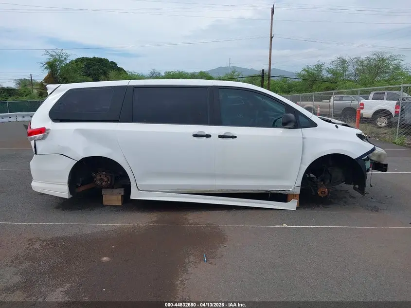 2013 TOYOTA SIENNA L V6 7 PASSENGER