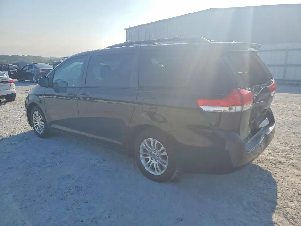 2012 TOYOTA SIENNA XLE 8-PASSENGER  