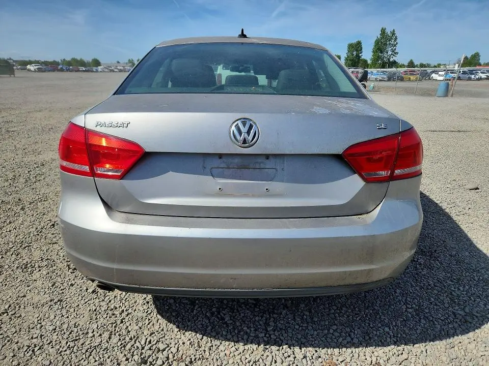 2012 VOLKSWAGEN PASSAT SE  