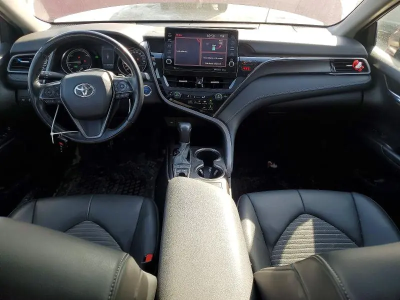 2022 TOYOTA CAMRY XLE  