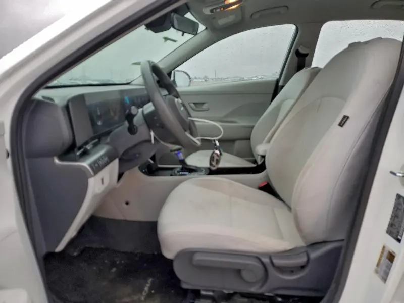 2024 HYUNDAI KONA SE  