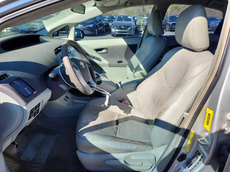 2010 TOYOTA PRIUS III  