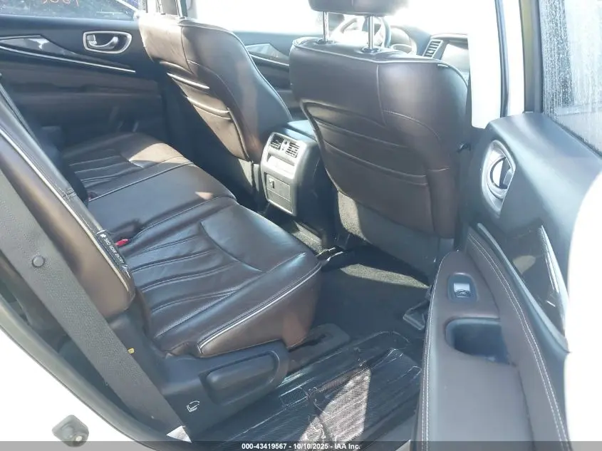 2019 INFINITI QX60 LUXE