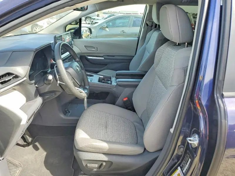 2024 TOYOTA SIENNA LE 8-PASSENGER  
