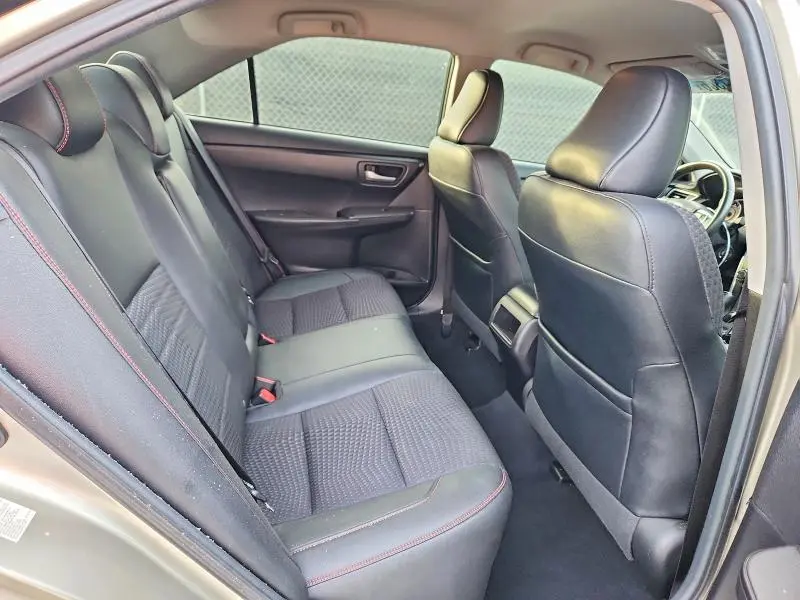 2015 TOYOTA CAMRY SE  