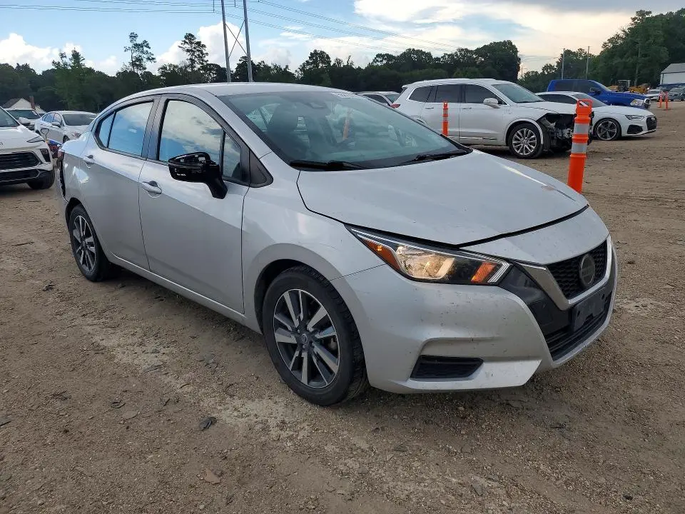 2021 NISSAN VERSA SV  