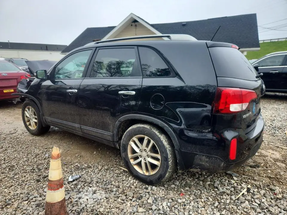 2015 KIA SORENTO LX  