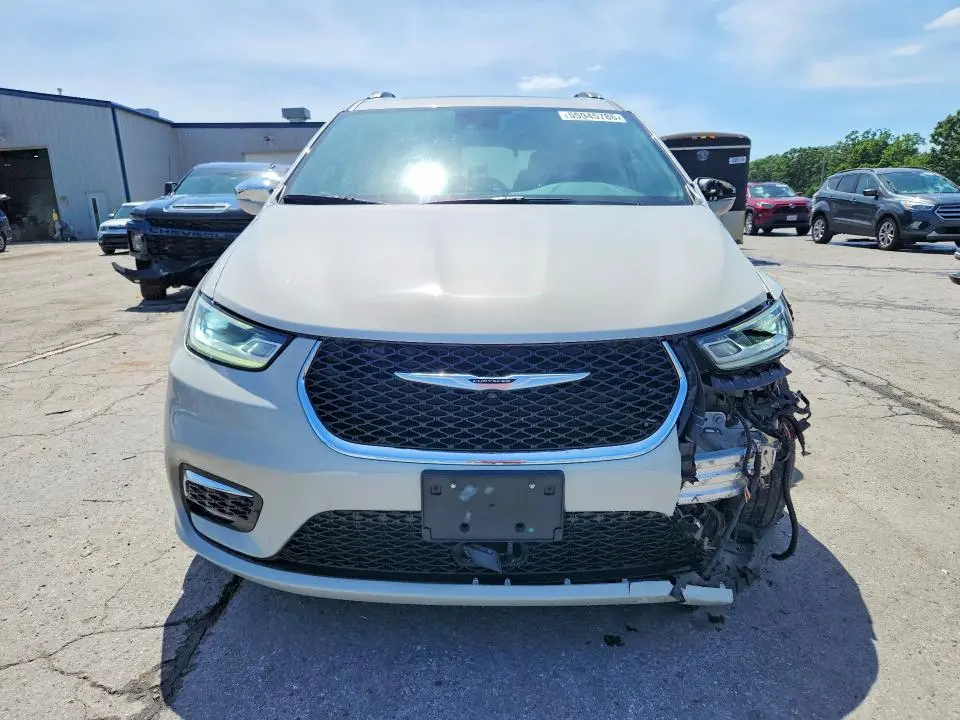 2021 CHRYSLER PACIFICA LIMITED  