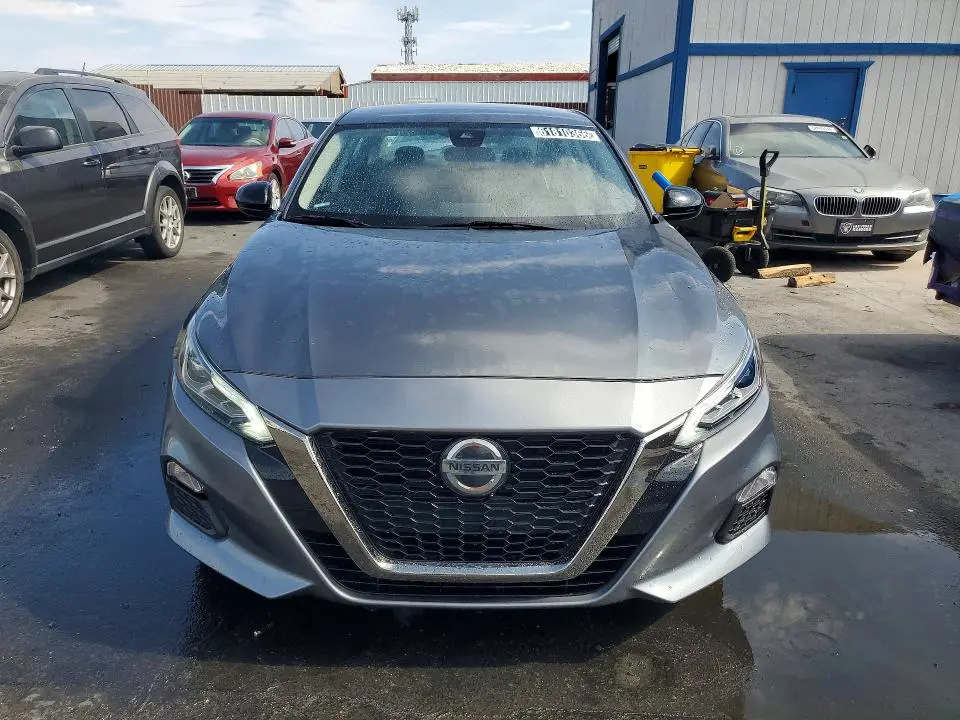 2021 NISSAN ALTIMA SR  