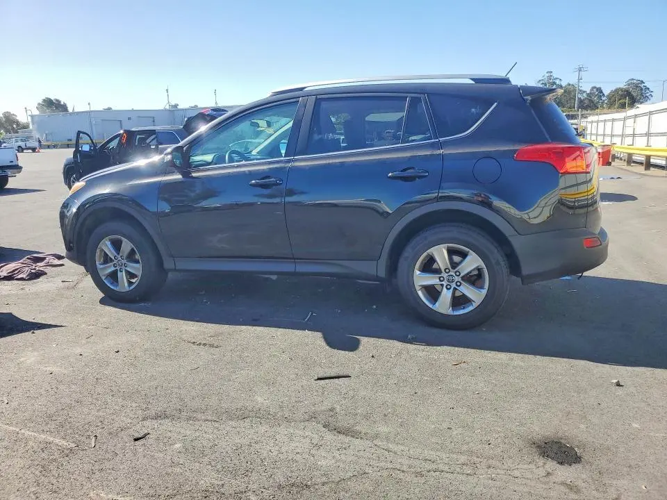 2015 TOYOTA RAV4 XLE  
