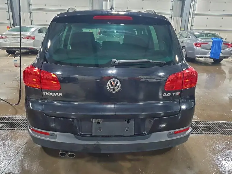 2016 VOLKSWAGEN TIGUAN S  