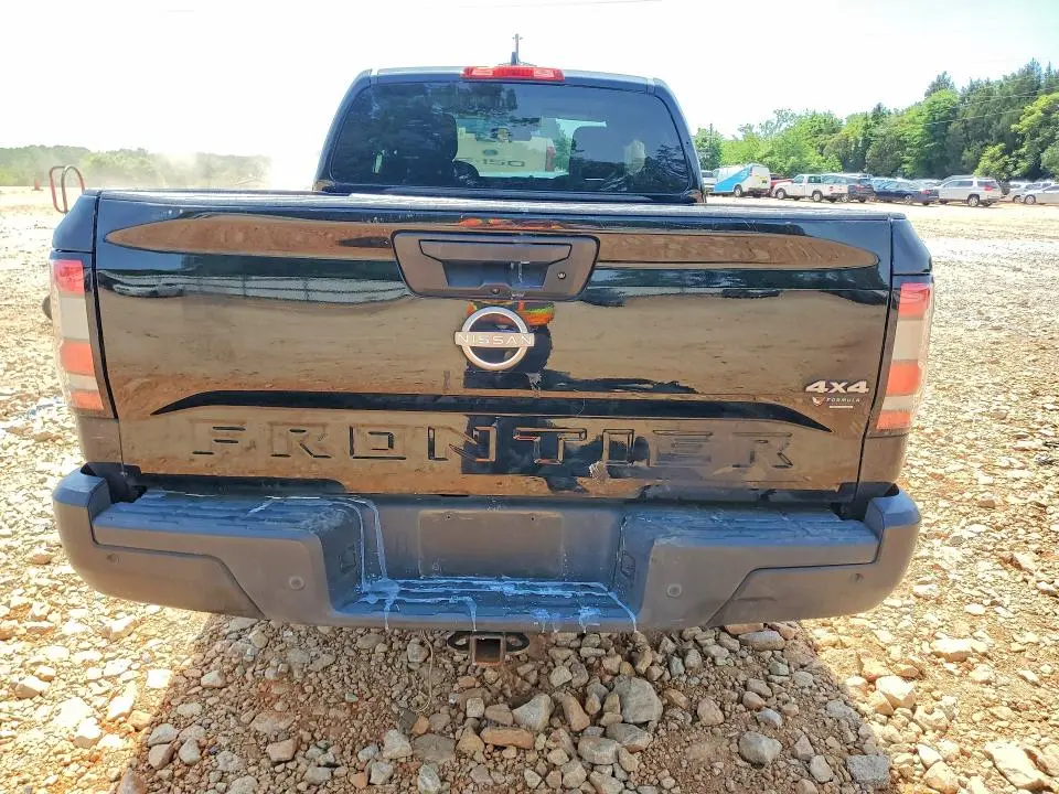 2022 NISSAN FRONTIER S  