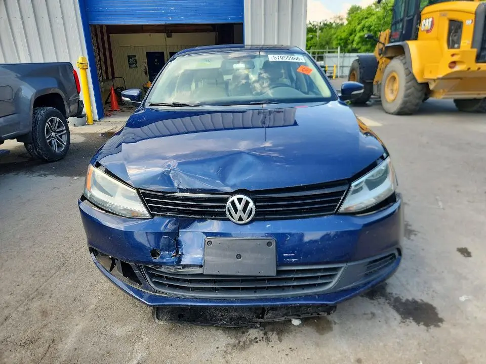 2012 VOLKSWAGEN JETTA SE  