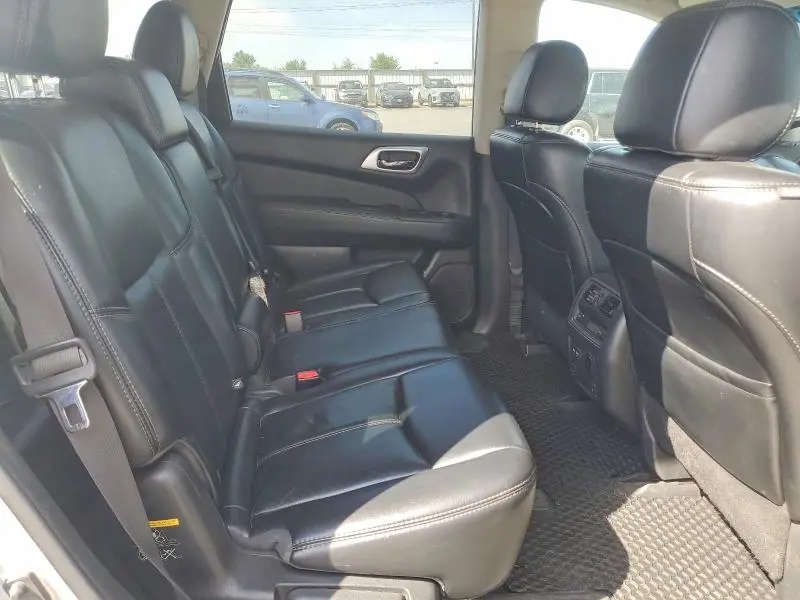 2017 NISSAN PATHFINDER SL  
