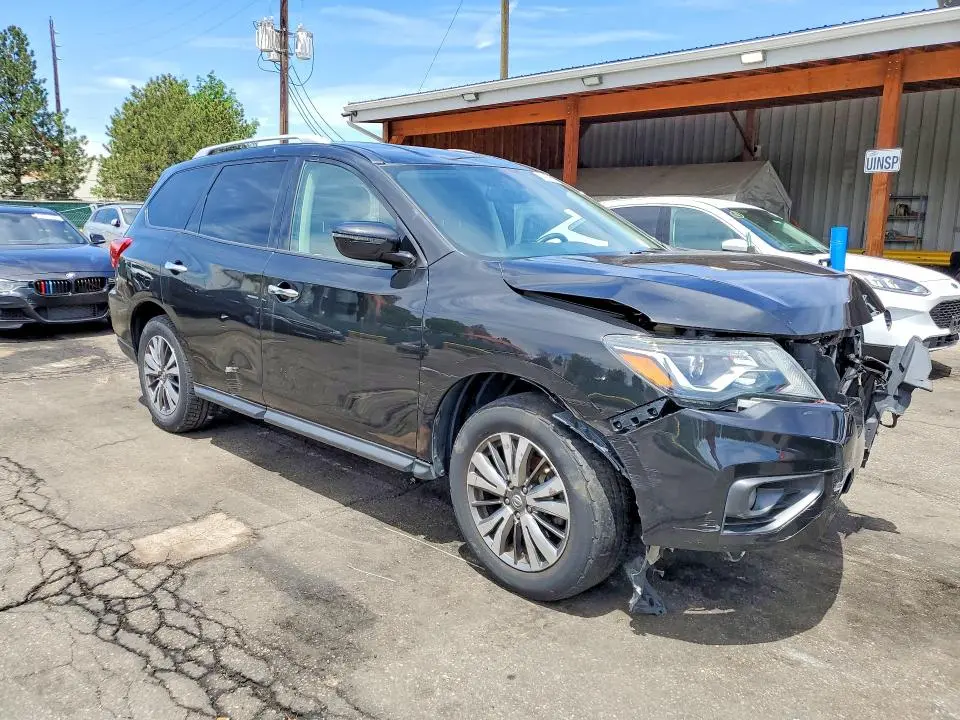 2018 NISSAN PATHFINDER SV  