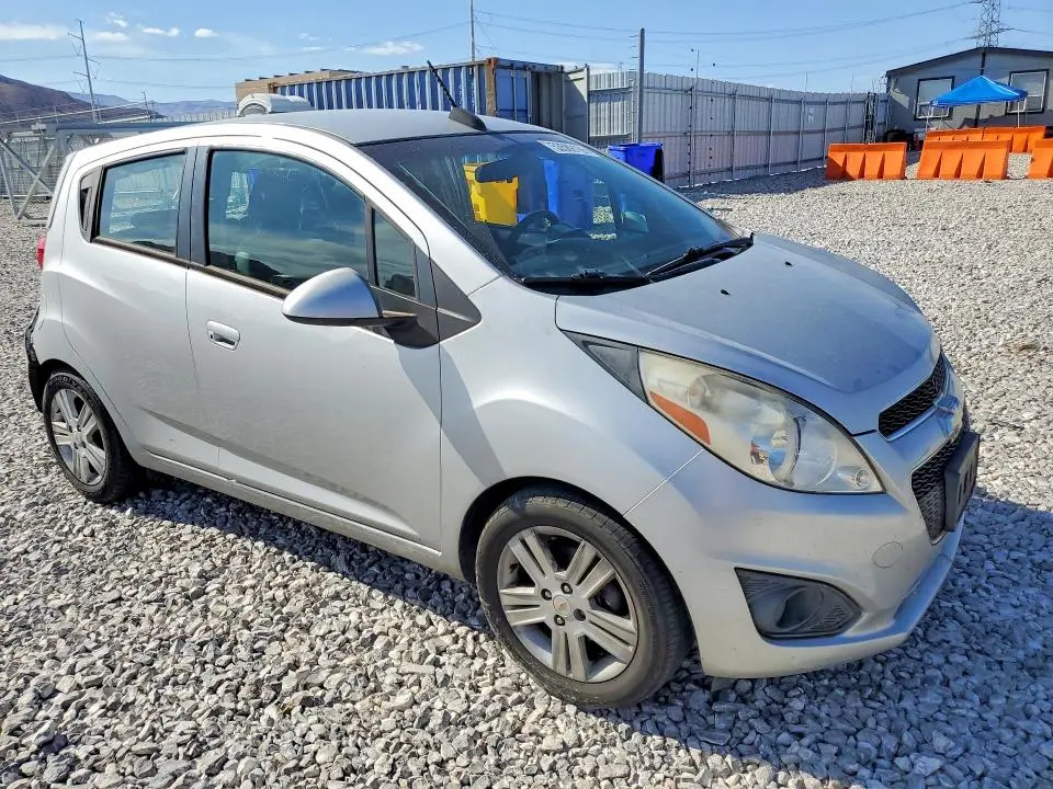 2015 CHEVROLET SPARK 1LT  