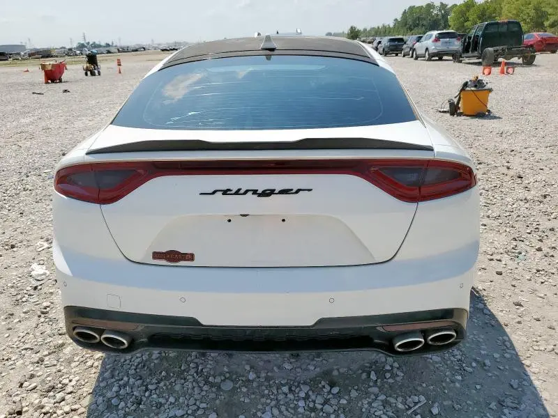 2019 KIA STINGER GT2  