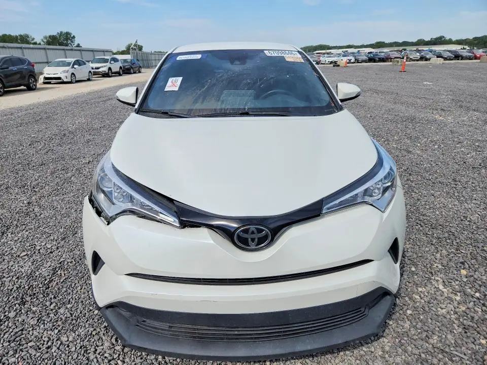 2019 TOYOTA C-HR XLE  