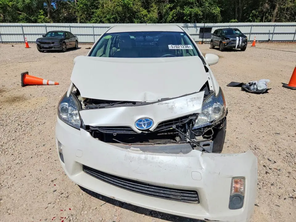 2010 TOYOTA PRIUS III  