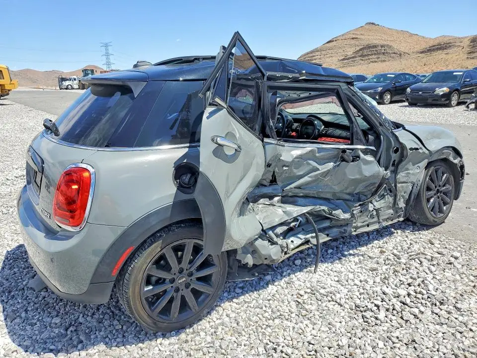 2018 MINI COOPER   