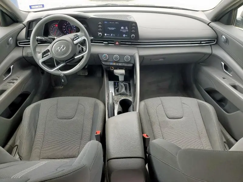 2023 HYUNDAI ELANTRA SE  